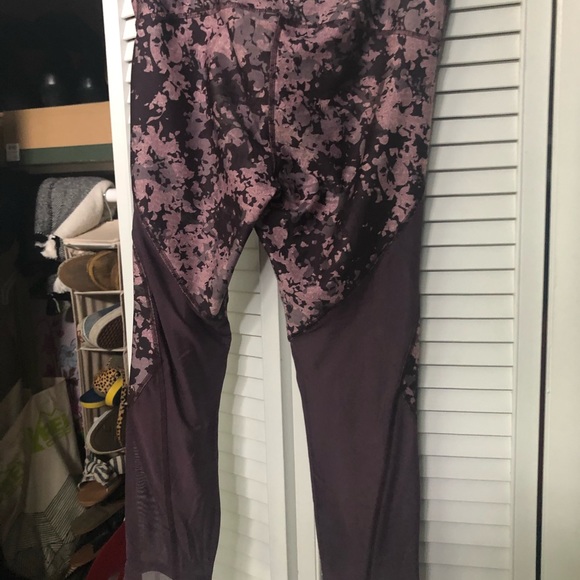 Under Armour Purple leggings with mesh large - Picture 6 of 7